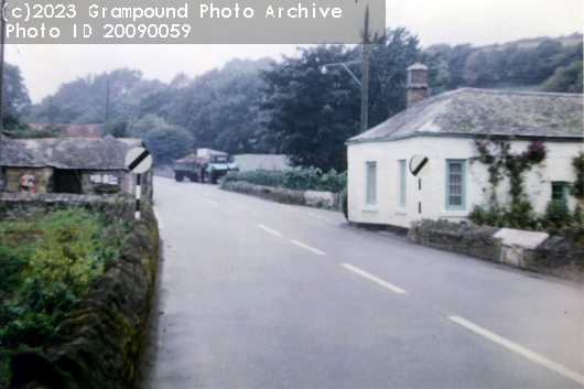 Picture of Old bridge and Toll House