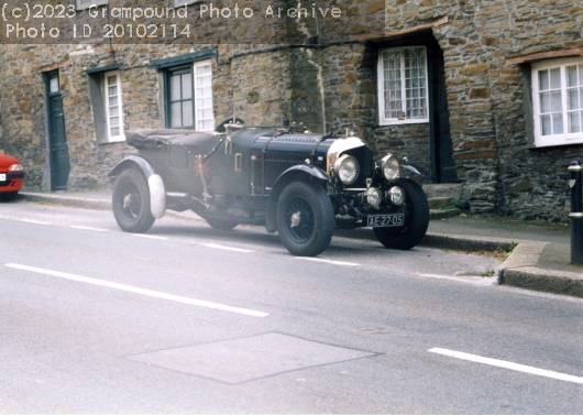 Picture of Mr Tetley's Vintage Car