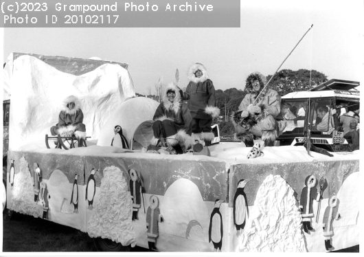 Picture of Eskimo Carnival Float