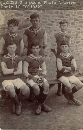 Picture of Frank Spry and cross country team