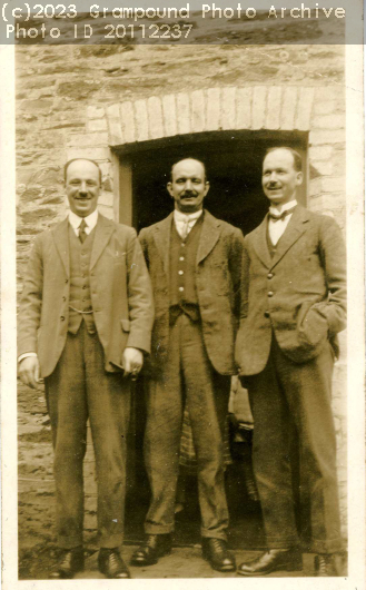 Picture of Tom Edwards and his Brothers