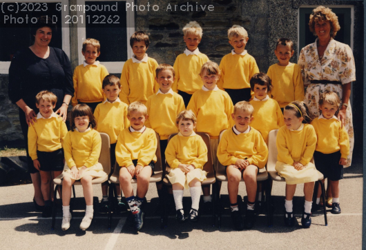 Picture of Grampound school photo  infants 1992