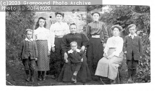Picture of Pascoe family photo c1917