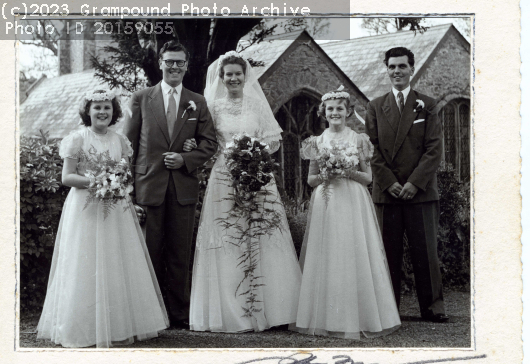 Picture of Val and Roy Cundy wedding 1958