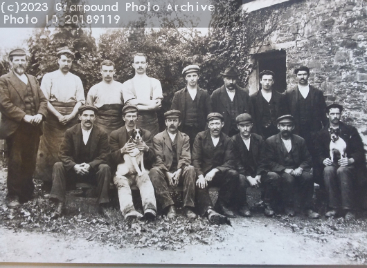 Picture of A group of tannery workers