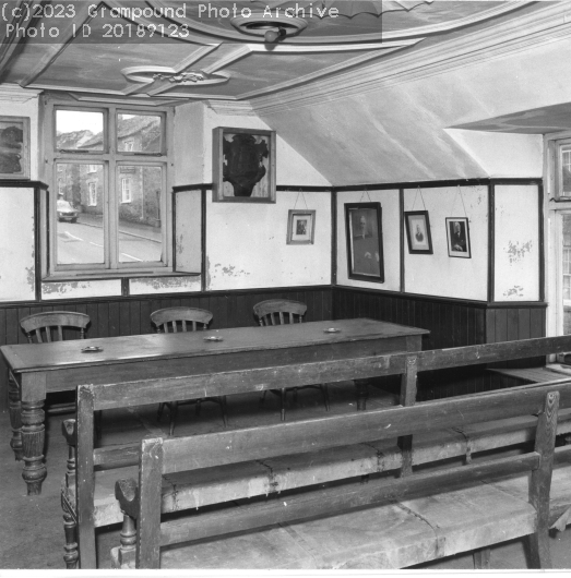 Picture of Town Hall reading room before renovation in 2009