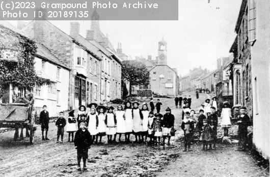 Picture of Group of children on Fore Street 