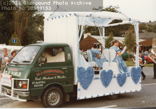 Picture of M J Chenoweth lorry & carnival queen